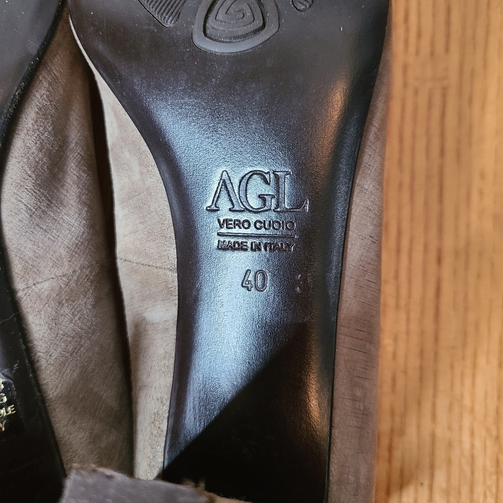 AGL Size 10 Slip On Cone Heeled Pumps - Picture 9 of 9
